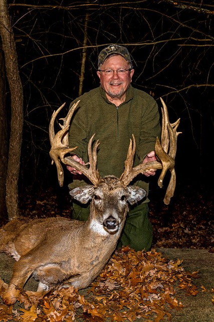 Michigan Trophy Whitetail Hunts, Large Whitetail Deer