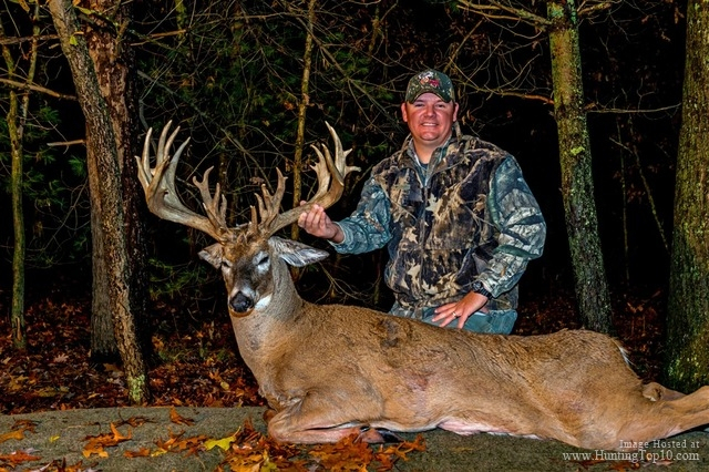 Trophy Whitetail Hunts In Michigan, Large Whitetail Deer